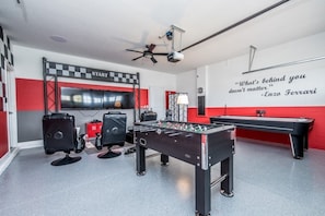 Villa, plusieurs chambres | Salle de jeux