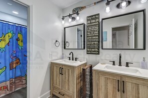 公寓客房, 3 間臥室 | 浴室 | 毛巾