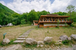 Gratis frukost med lokala rätter varje dag 