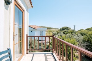 Habitación triple básica | Sábanas de algodón egipcio y ropa de cama de alta calidad 