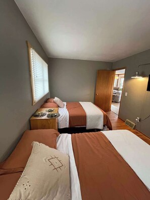 2 soverom, strykejern/-brett, wi-fi og sengetøy