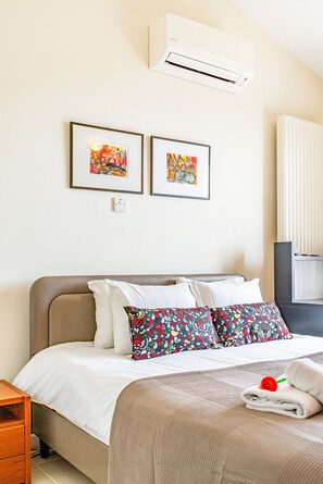 3 bedrooms, iron/ironing board, WiFi, wheelchair access