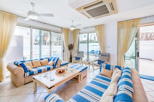 Villa Elliana by Ezoria Villas