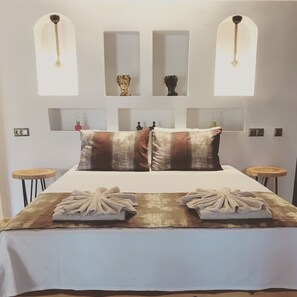 Luxury Double Room, 1 Bedroom, Non Smoking, Garden View | Laptop workspace, iron/ironing board, free WiFi - Tlos Butik Otel (Seydikemer)