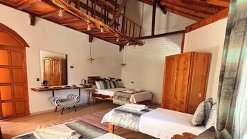 Elite Quadruple Room, 1 Bedroom, Smoking, Mountain View