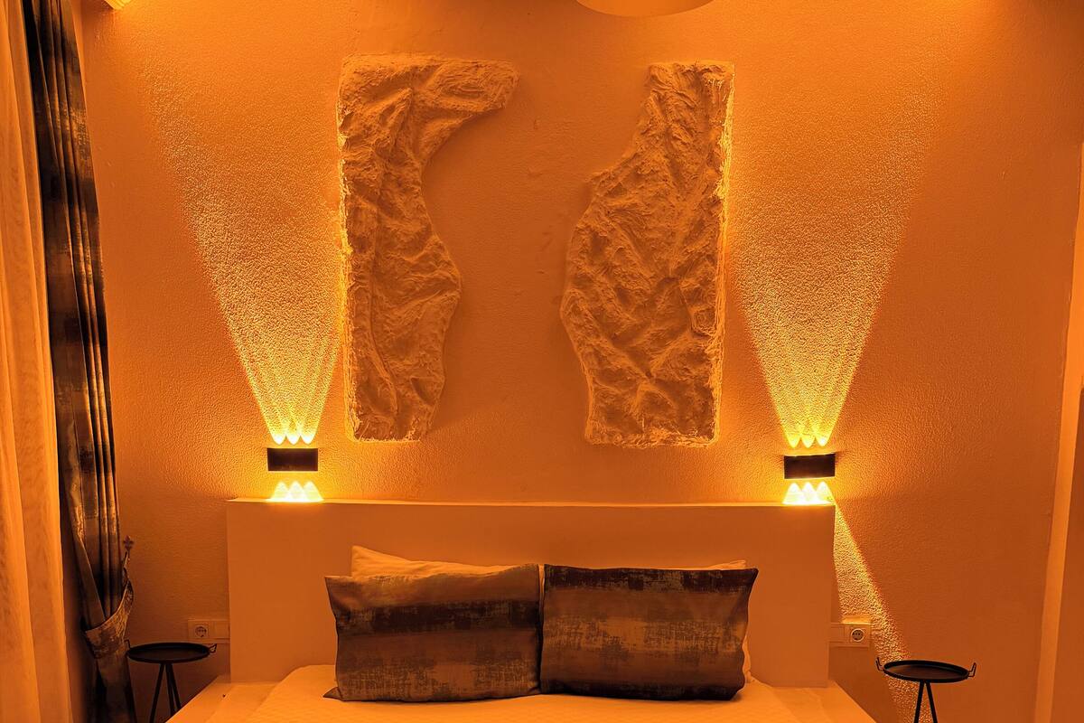 Luxury-Doppelzimmer, 1 Schlafzimmer, Nichtraucher, Gartenblick | Laptopgeeigneter Arbeitsplatz, Bügeleisen/Bügelbrett, kostenloses WLAN