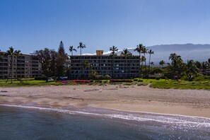 On the beach - Koa Lagoon- Beachfront - Spectacular Location with Incredible Views (KIHEI)