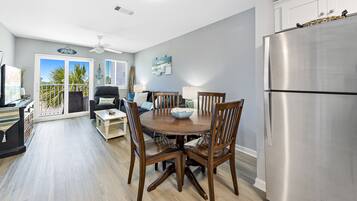 Condo Prestigio, 2 habitaciones, vista a la playa | Servicio a la habitación