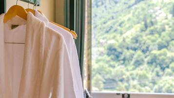 Panoramic Room | Premium bedding, Select Comfort beds, minibar, iron/ironing board
