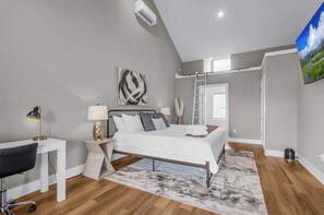 3 bedrooms, desk, iron/ironing board, WiFi