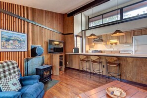 TV, fireplace, DVD player