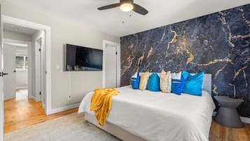 4 bedrooms, desk, iron/ironing board, WiFi