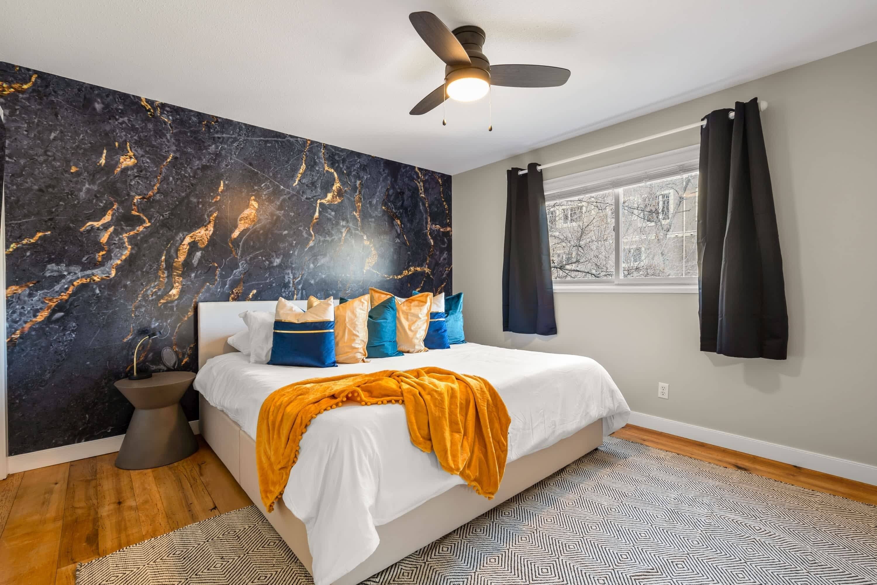 4 bedrooms, desk, iron/ironing board, WiFi