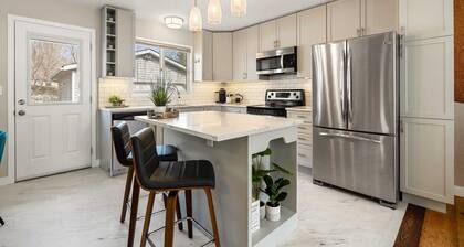 Vibrant In The Valley | 4 Bedroom Getaway | Arcade