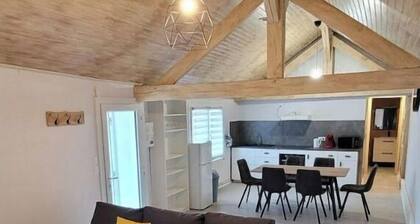 la maison de l'abeille de Percey