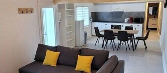 la maison de l'abeille de Percey