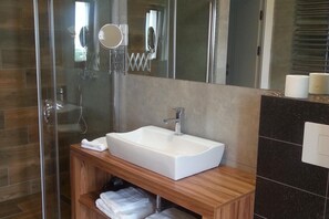 Douche, serviettes fournies