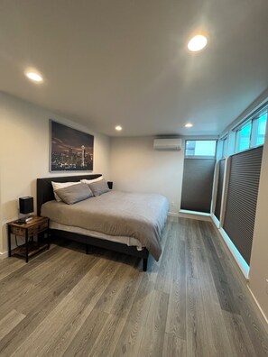 3 bedrooms, iron/ironing board, travel cot, free WiFi - Bright Townhome in Trendy Ballard (Seattle)
