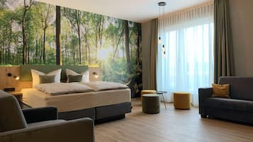 2 bedrooms, in-room safe, desk, travel cot