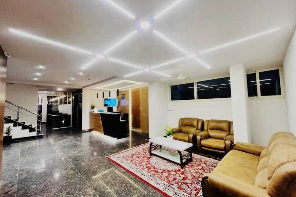 HOTEL ROYAL SUITES AND ROOMS