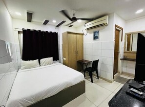 Studio Room | Memory-foam beds, in-room safe, individually furnished, desk - HOTEL ROYAL SUITES AND ROOMS (Hyderabad)