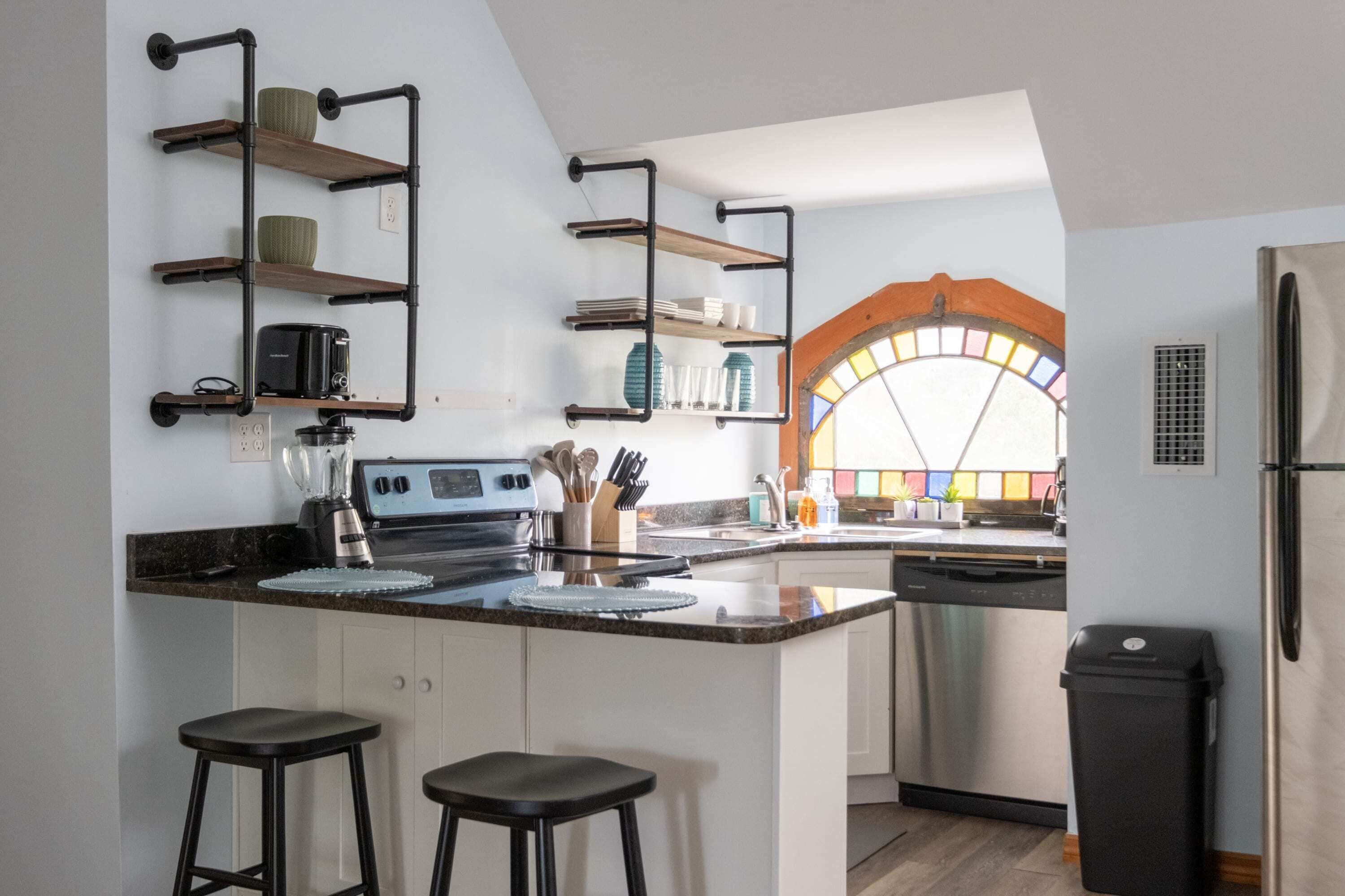 Family Haven~ 2 Floor~3 BD Loft~1 Mile from UF