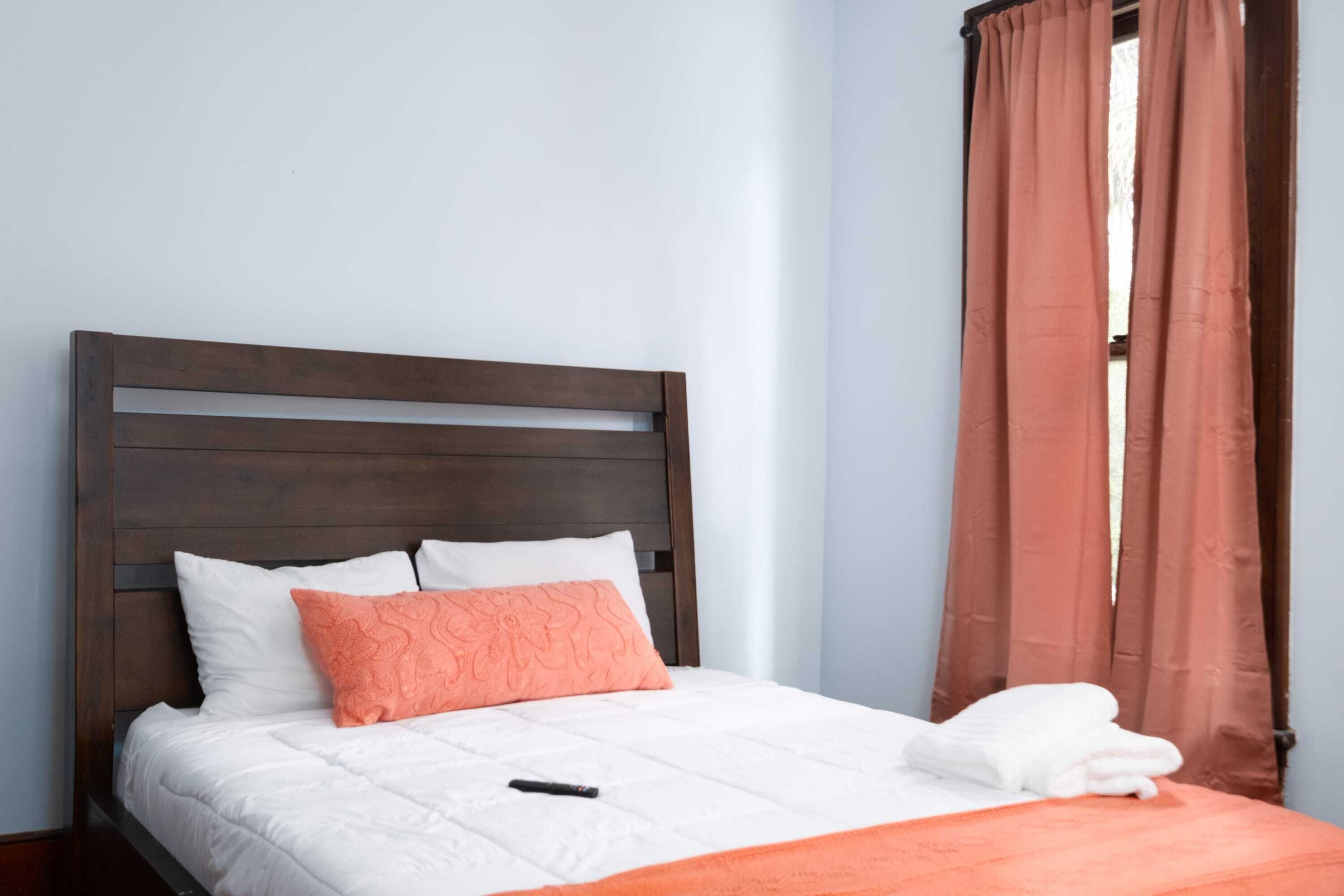 Family Haven~ 2 Floor~3 BD Loft~1 Mile from UF