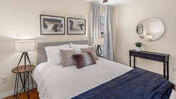 4 bedrooms, desk, iron/ironing board, travel crib