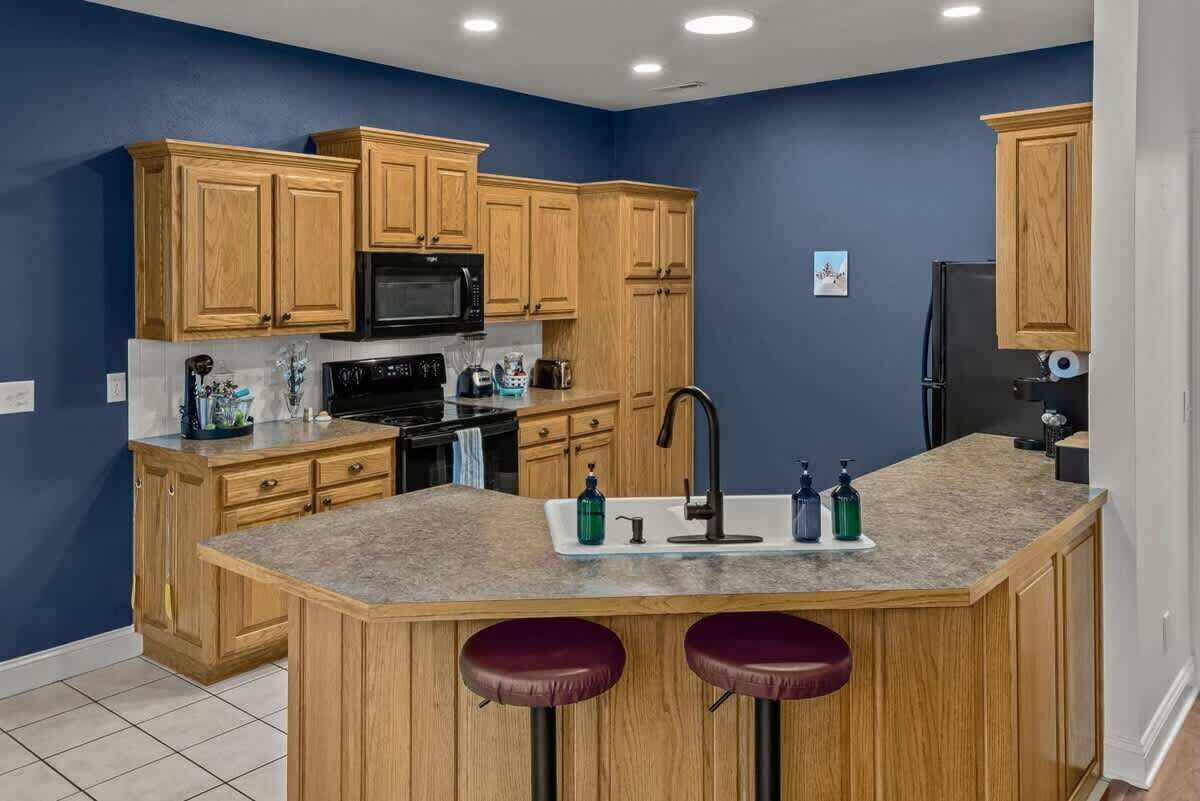 Kylskåp, mikrovågsugn, ugn och spishäll