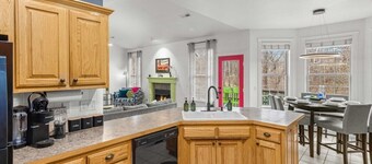 Cyclist's Haven: 4BR in Central Bentonville
