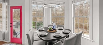 Modern 4BR Bike Retreat – Steps from Coler Trails