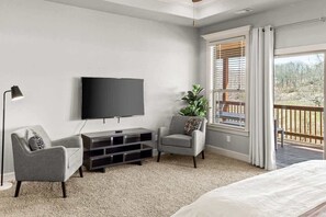 5 habitaciones, escritorio y tabla de planchar con plancha 