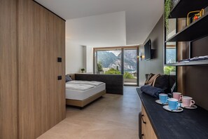 Soulfamily Junior Suite | Hypo-allergenic bedding, down duvets, minibar, in-room safe - Gardea Soulfamily Resort (Nago-Torbole)