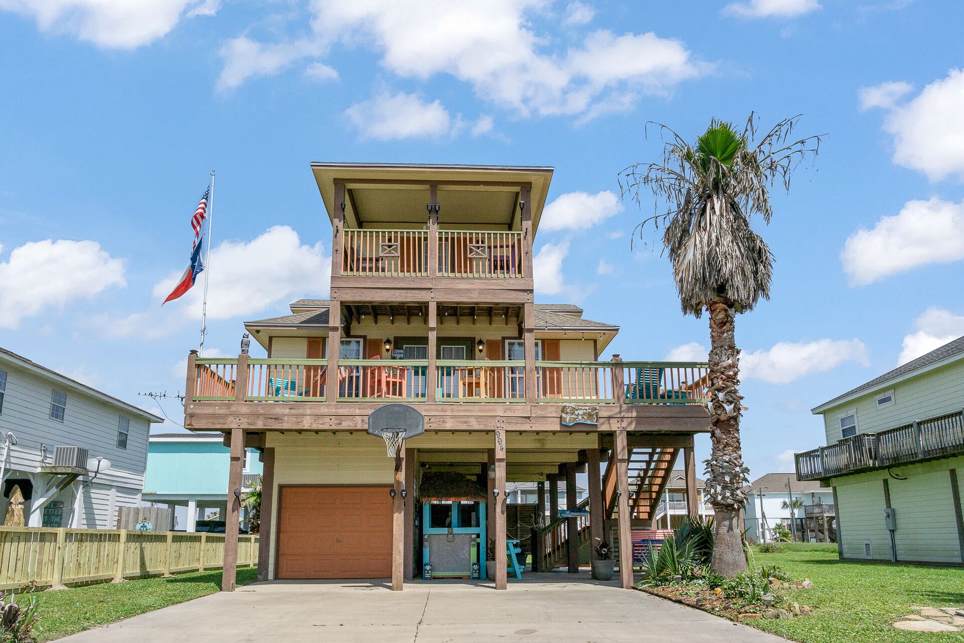 4 bed, 2 bath, sleeps 8!