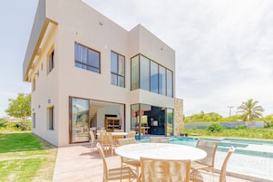 Piscina externa