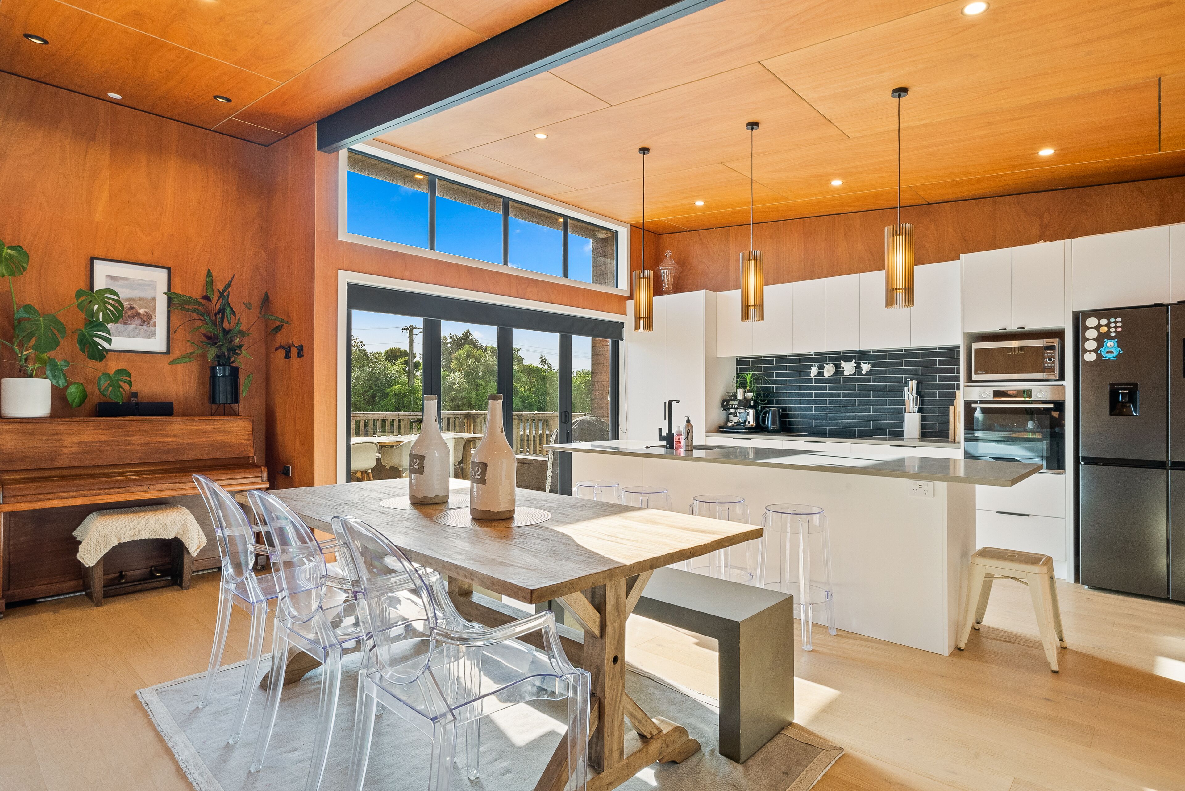 Fridge, microwave, dishwasher, coffee/tea maker