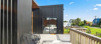 Beachside Sanctuary – Otaki Beach Holiday Home