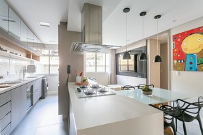 Fridge, microwave, oven, coffee/tea maker - 200m from Beiramar Shopping | WI-FI 100mb #CA43 (Florianópolis)