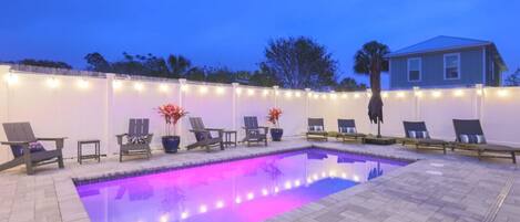 Et oppvarmet basseng