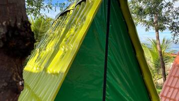 Basic Tent | Free WiFi, bed sheets