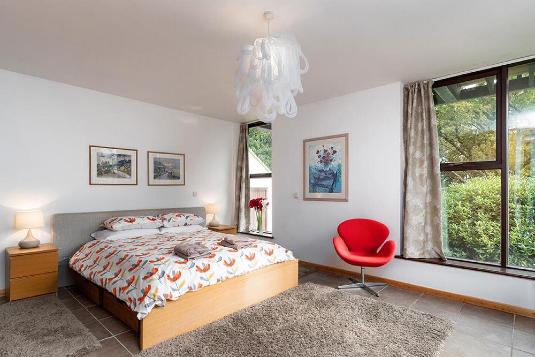4 dormitorios, tabla de planchar con plancha, wifi gratis y ropa de cama
