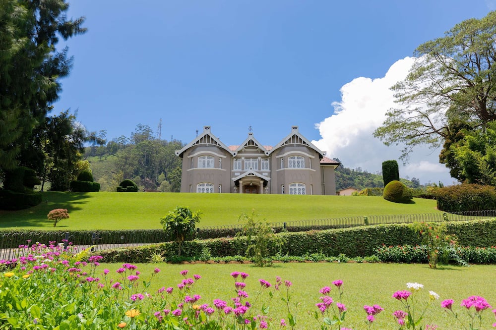 The Bellwood Manor