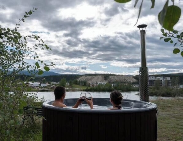 Bain à remous extérieur