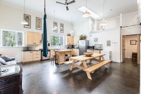 Waterfront Suite Kitchen (1)