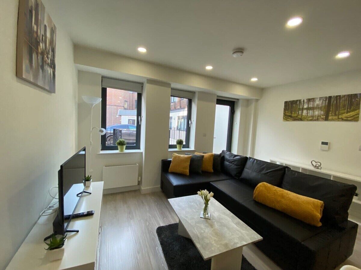 Snapos Apartments - Flat 006 St Peters