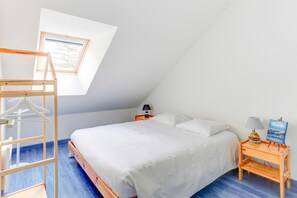 2 chambres, fer et planche à repasser, Wi-Fi gratuit, draps fournis