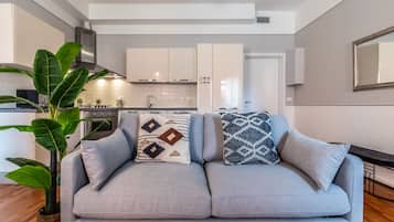 Apartment | Living area | Flat-screen TV