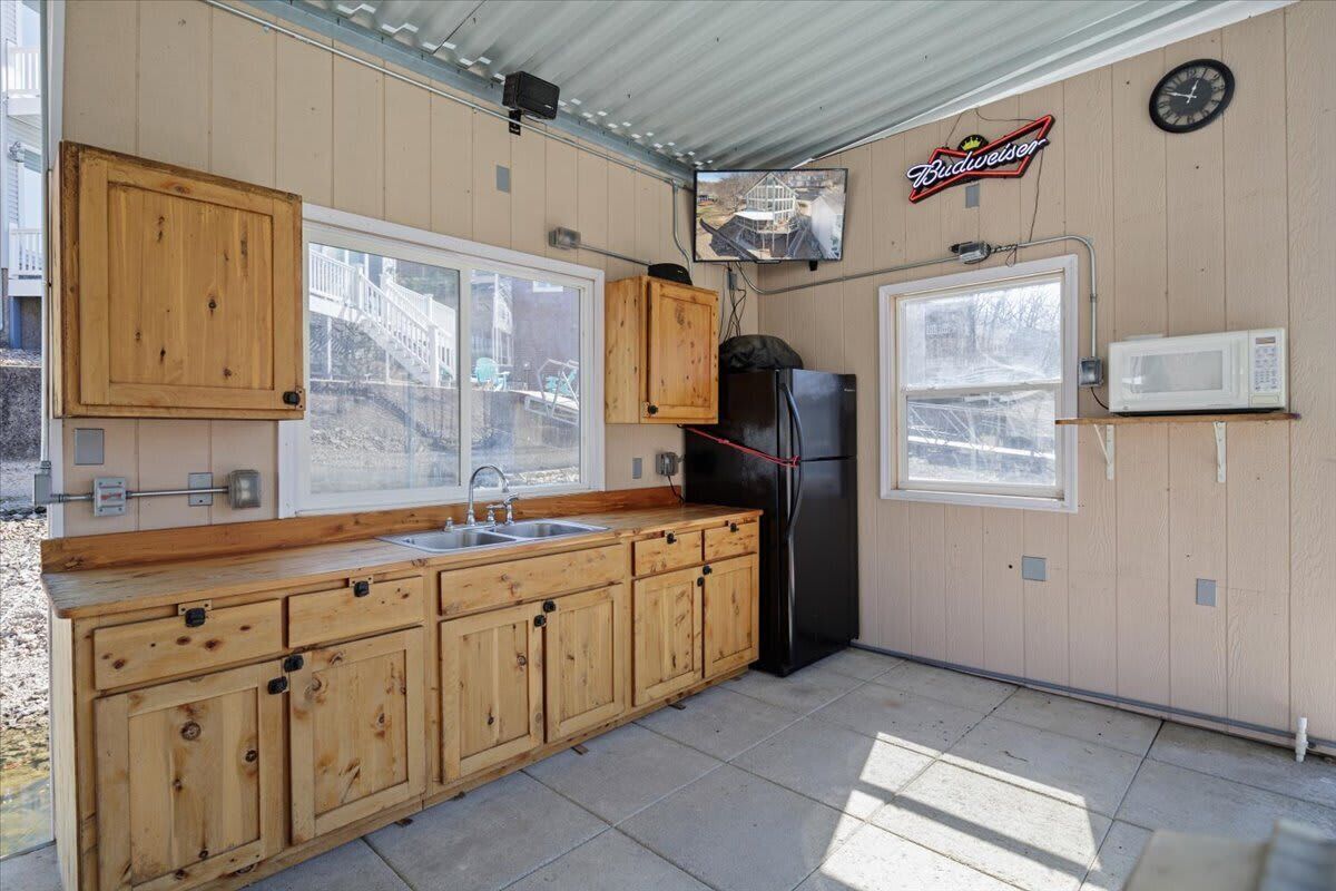 JMac's Lake Shack at LOTO