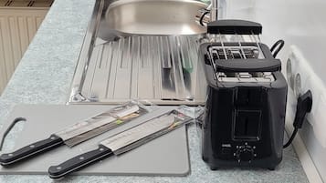雪櫃、微波爐、爐具、咖啡機/沖茶器