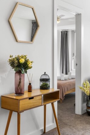 1 makuuhuone, työpöytä, silitysrauta/-lauta, Wi-Fi